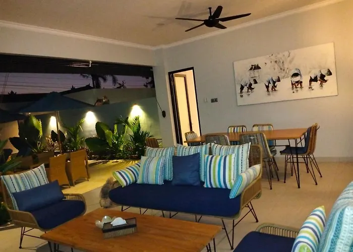 Bintang 4* ロヴィーナ